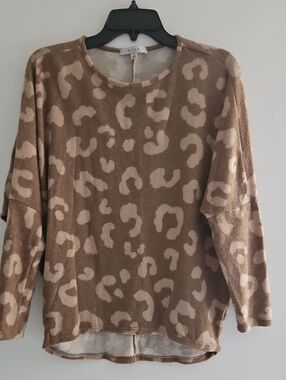 gaze Taupe and Cream Leopard-Print Crewneck Sweater